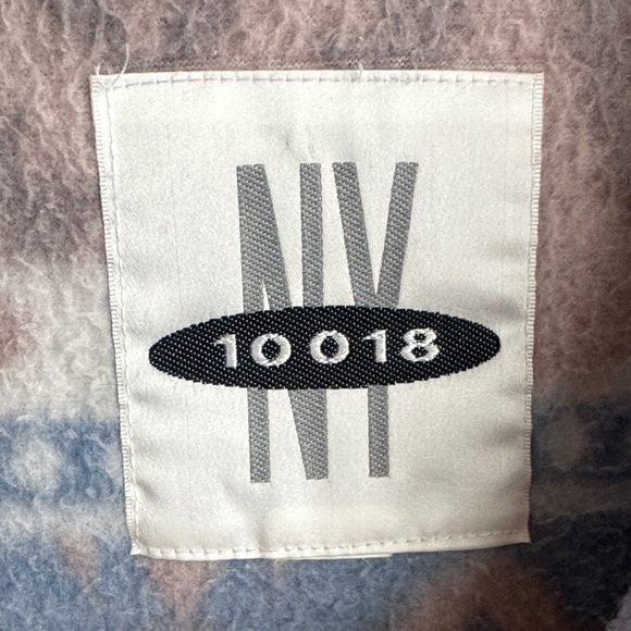 Vintage Women’s Southwestern Pink and Blue Patterned Zip-Up Jacket - Picture 3 of 4